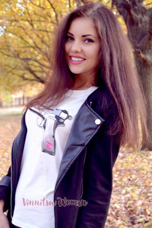 157587 - Yevhenia Age: 32 - Ukraine