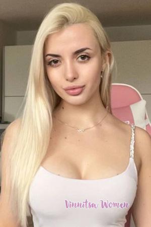 227347 - Daryna Age: 22 - Ukraine