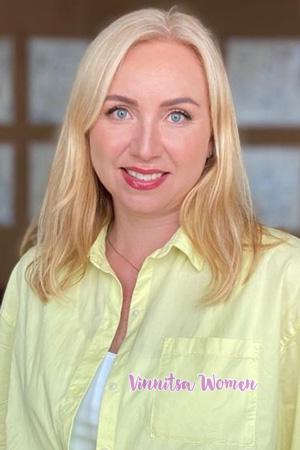 227687 - Luliia Age: 53 - Mexico